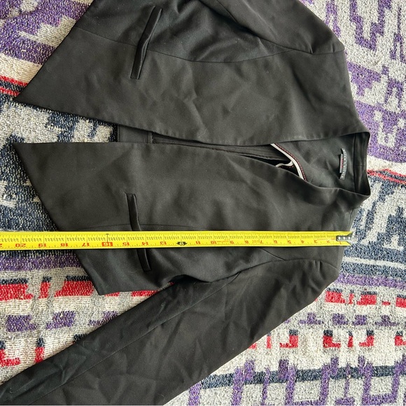 Alice + Olivia black cropped asymmetrical blazer - Picture 3 of 10